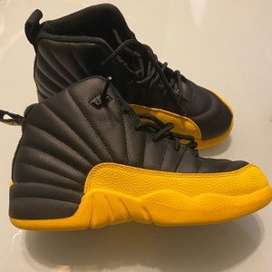 I am selling these fairly new Jordan 12 retro Gold/Black size 3 in children.